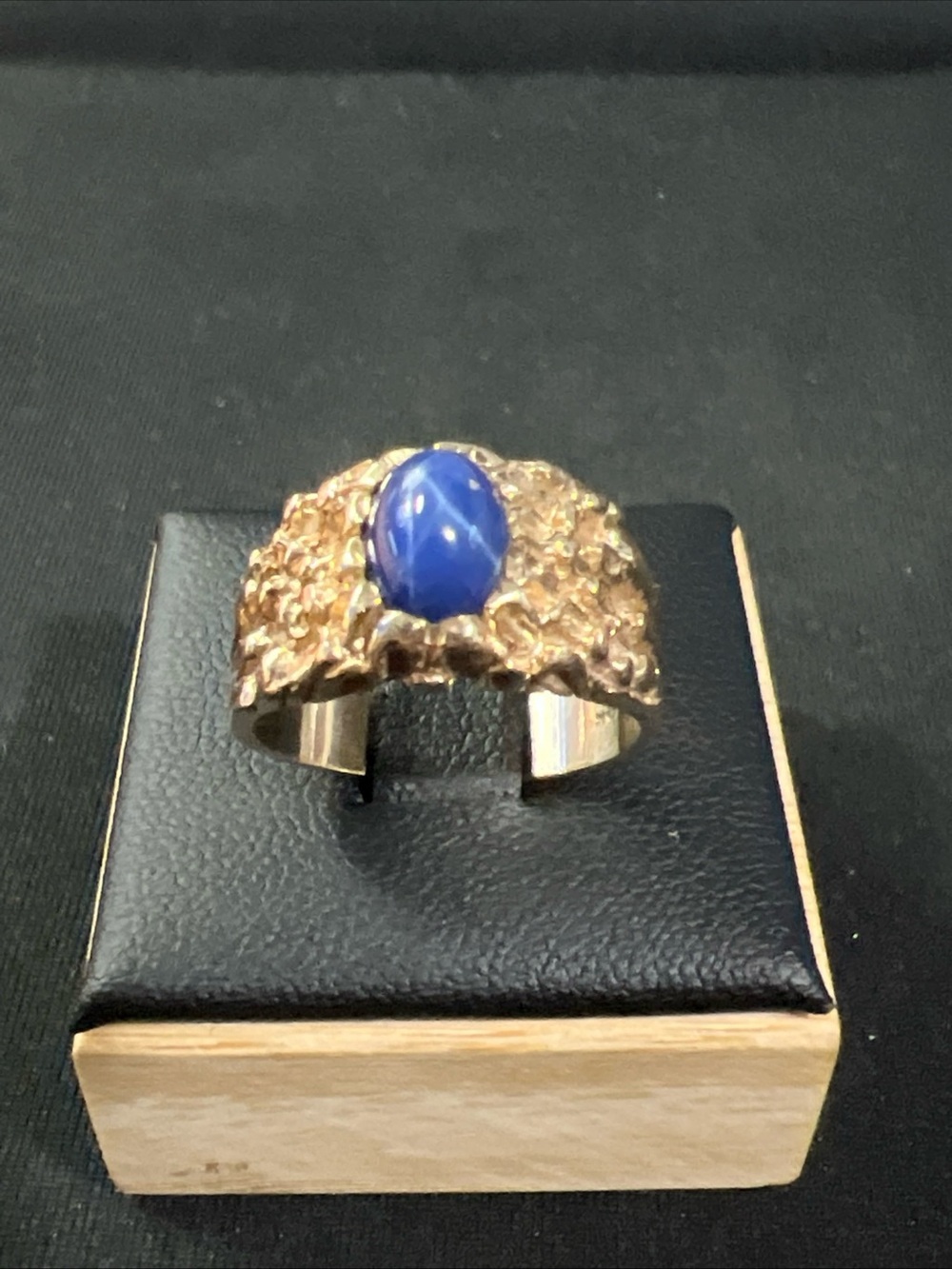 Vintage 14k Nugget Texture Style Yellow Gold Cabochon Blue Star Sapphire Sz 7.5